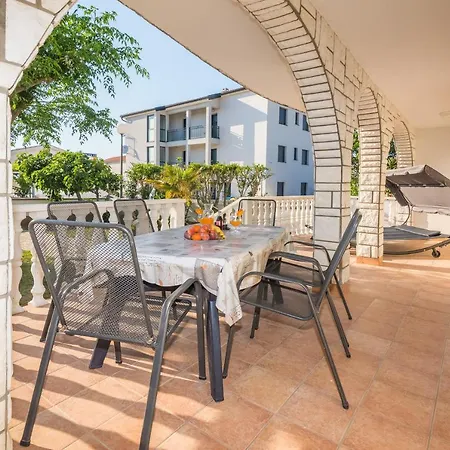 Loncar Appartement *