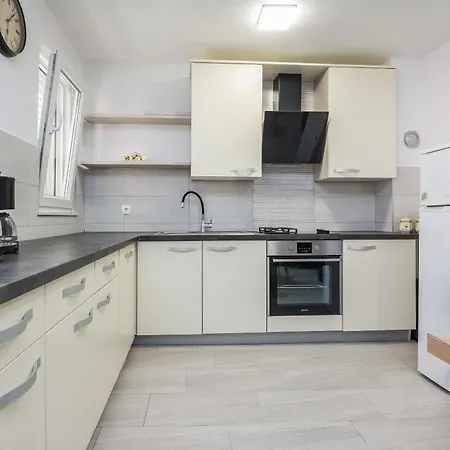 Apartment Loncar