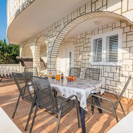 Apartment Loncar