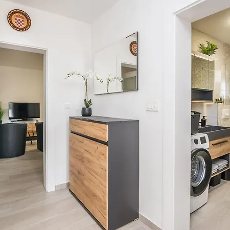 Apartment Loncar