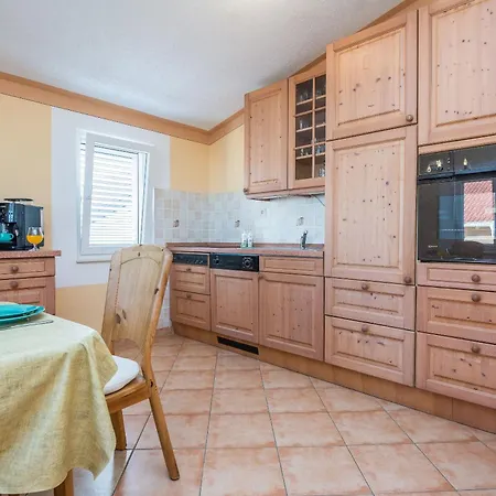 Loncar Apartment