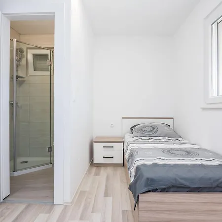 Apartment Loncar Vir
