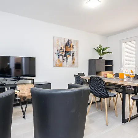 Apartment Loncar