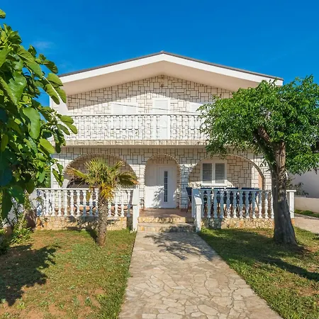 Apartment Loncar